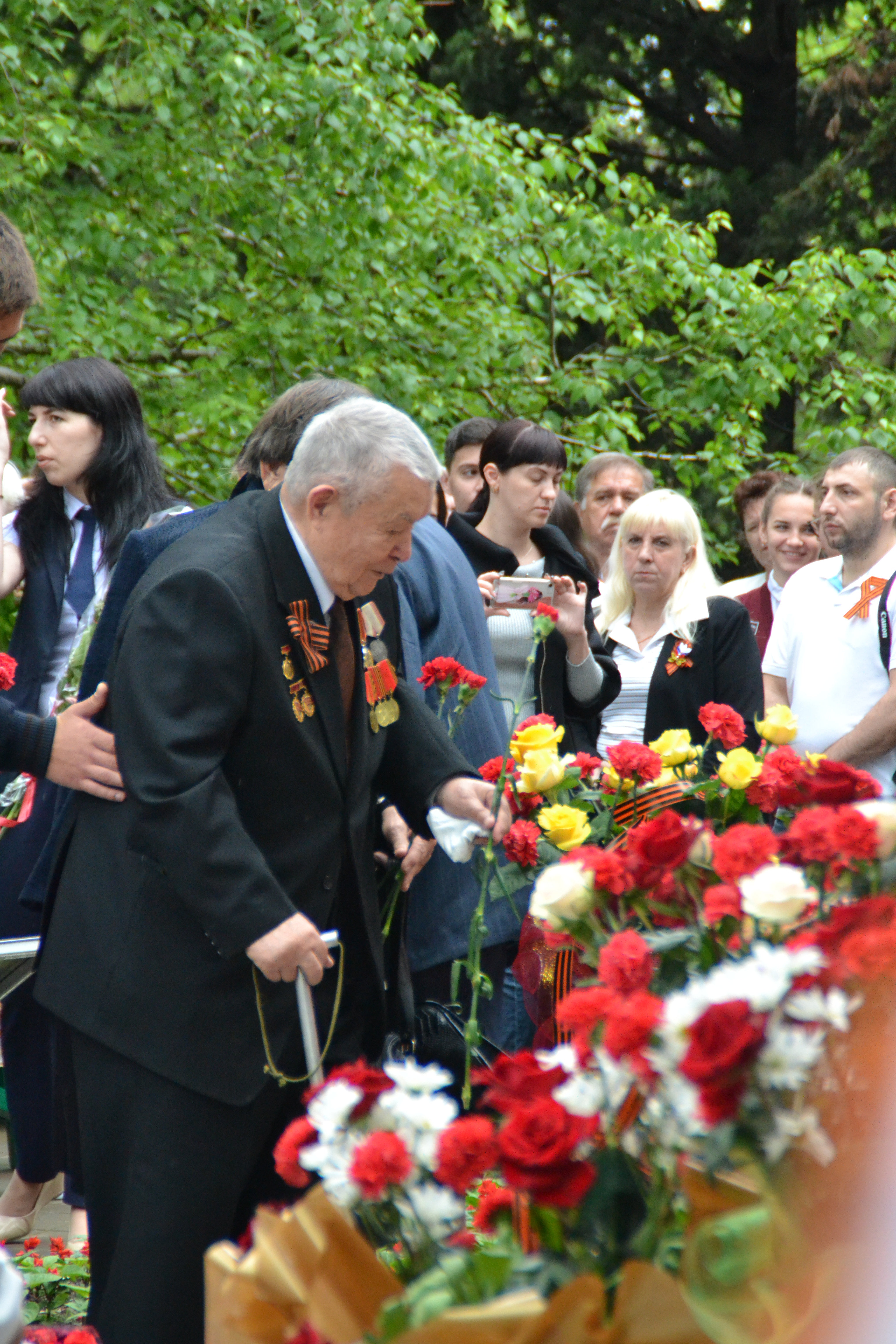 В Туапсе проходят мероприятия ко Дню Победы. Память погибших защитников города почтили участники митинга на Горке Героев.