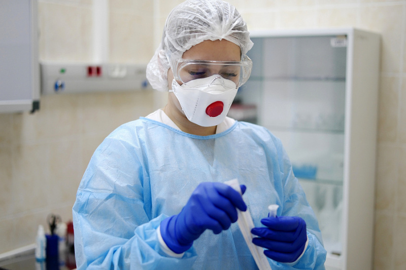 На Кубани выявили первые два случая заболевания новым штаммом коронавируса «омикрон»