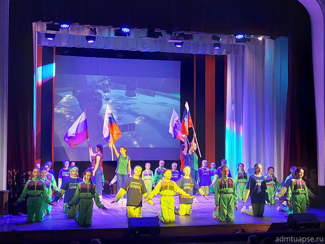 В Туапсе прошел патриотический фестиваль «Своих не бросаем»