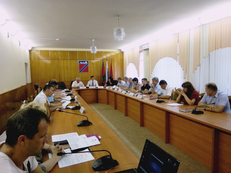 Совет депутатов Туапсе провел очередное тринадцатое заседание.