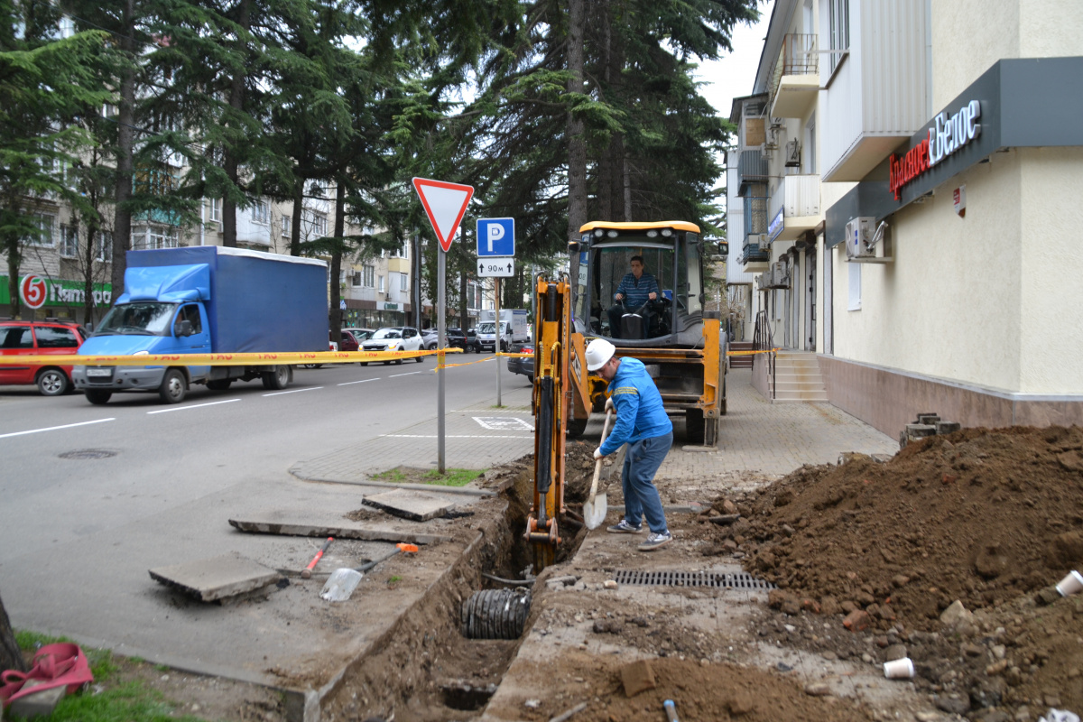 На улице Жукова в Туапсе завершается строительство двух газопроводов-отводов