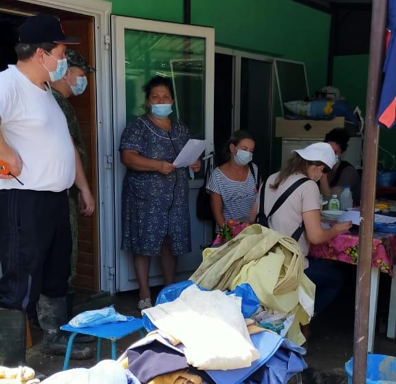 Жители города Туапсе помогают пострадавшим от подтопления в Джубгском и Тенгинском поселениях 